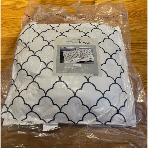 Bella Russo Bedding Bella Russo 2pk Decorative Pillows Poshmark